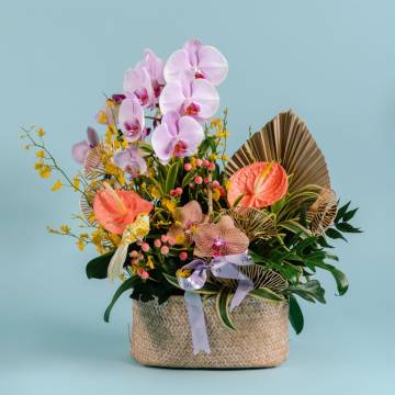 Bright and Peachy Festive Basket