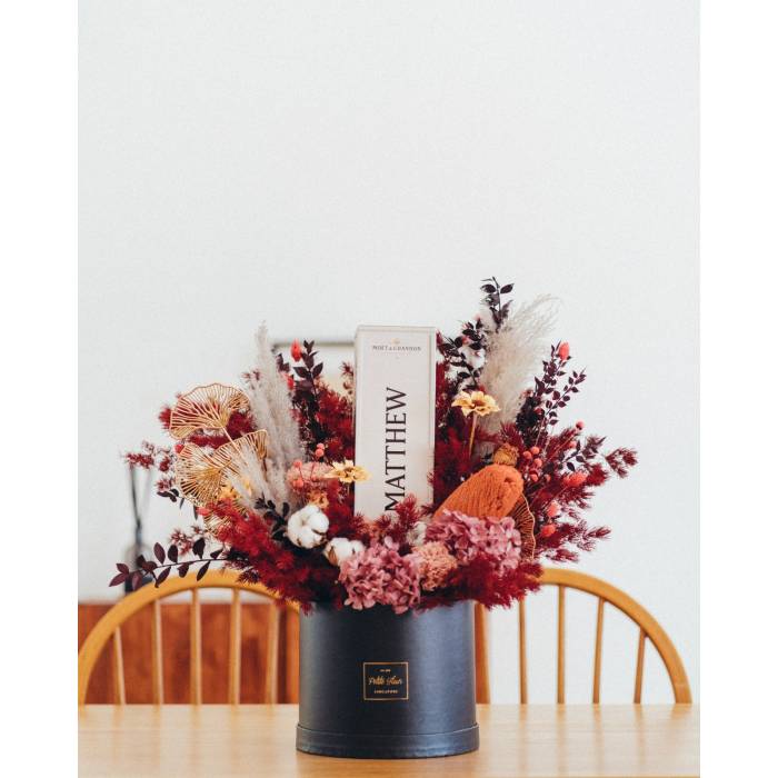 Moët & Chandon Specially Yours Box - Dried & Preserved Flowers