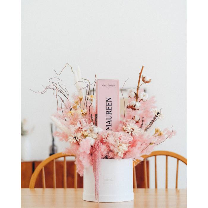 Moët & Chandon Specially Yours Box - Dried & Preserved Flowers