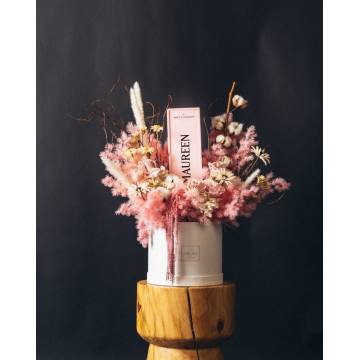 Moët & Chandon Specially Yours Box - Dried & Preserved Flowers