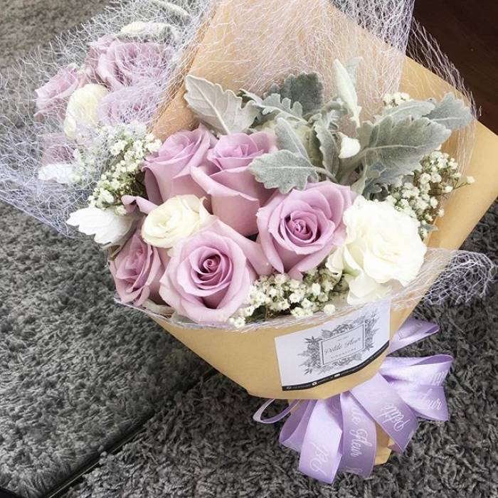 Ocean Song Roses with Dusty Miller