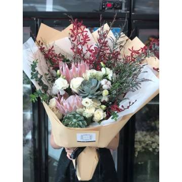 Queen of Hearts Bouquet