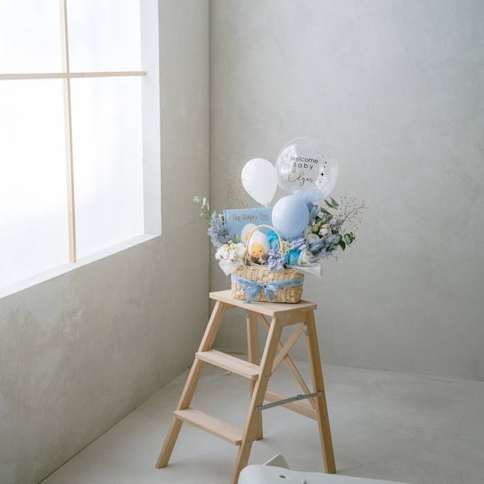 The Happy Egg Baby Gift Set