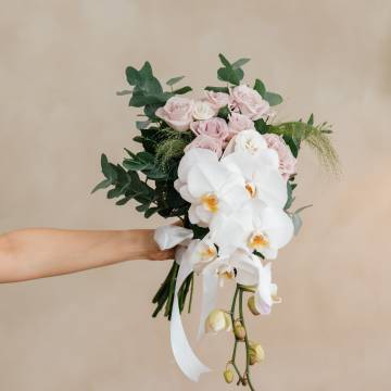 Ivory Kiss Bridal Bouquet