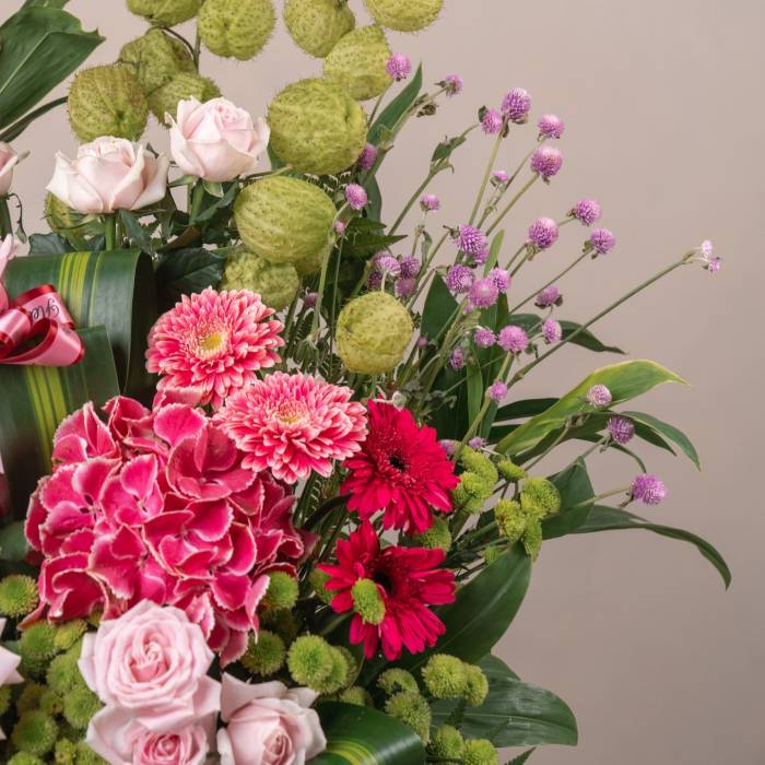 Incredible Success Floral Stand