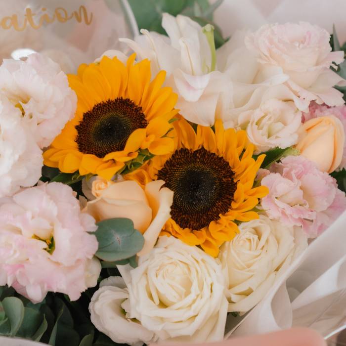 Jellycat Sunflower & Lily Customizable Acrylic Ball Bouquet