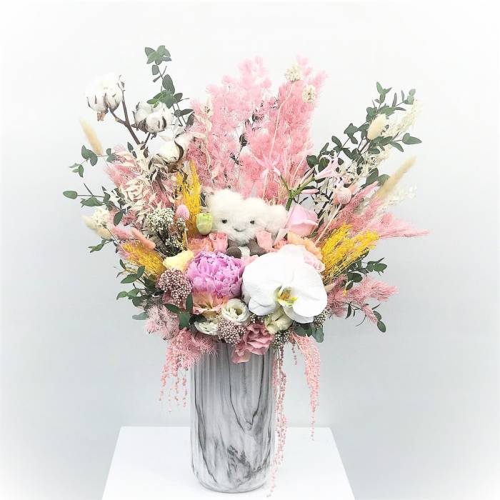 Dreamer Vase Arrangement